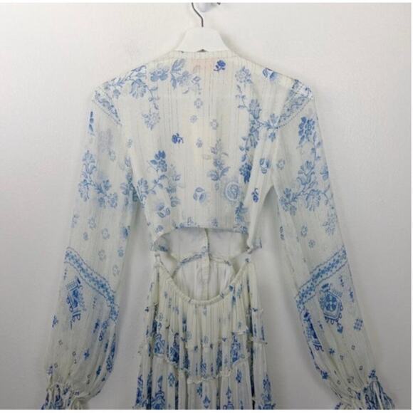 NWT Rococo Sand Leas Long Floral Cutout Maxi Dress White Blue Metallic - Picture 9 of 14